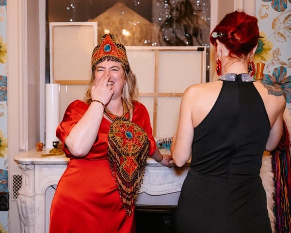 Moments spontanés entre invités